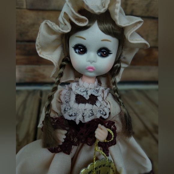 Vintage Big Eye Bradley's Wonderful World of Dolls Carrie Doll 80s - Picture 2 of 10